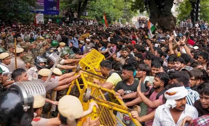 নিট কাণ্ডে তুঙ্গে আন্দোলন: দিল্লির যন্তর-মন্তর থেকে কলকাতা, অচল সংসদ থেকে রাজপথ