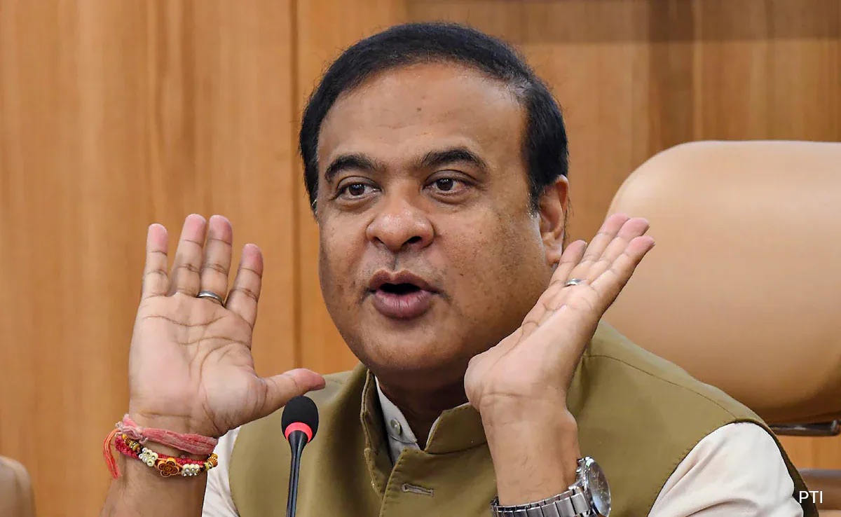 অসমে বন্যাদুর্গতদের পাশে হিমন্ত সরকার, ৬২,৬৯৬ পরিবারকে ১৫ হাজার টাকা করে আর্থিক সহায়তা