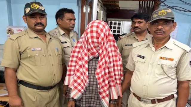 নিশ্চিত টিকিটের টোপে যাত্রীকে ধর্ষণের অভিযোগ, রাউরকেলা স্টেশনে গ্রেফতার রেলকর্মী