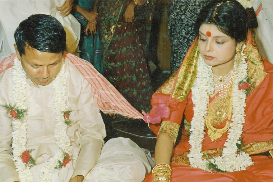 প্রিয় সখা হে, ছেড়ে গেলে…