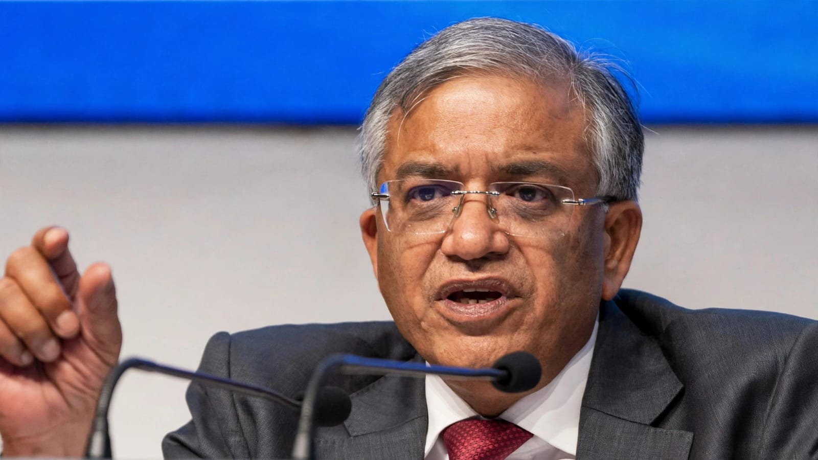 উর্দু সংবাদপত্রে: ‘জ্ঞানেশ কুমারকে সরে দাঁড়াতেই হবে, সংকটে নির্বাচন কমিশনের বিশ্বাসযোগ্যতা’