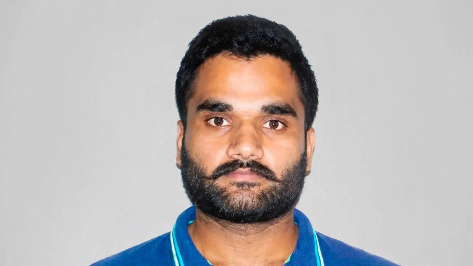 ‘গোল্ডি ব্রার নজর রাখছে’: এফবিআইয়ের মোস্ট ওয়ান্টেডের বাড়িতে মুখে কুলুপ, চারদিকে নজরদারি