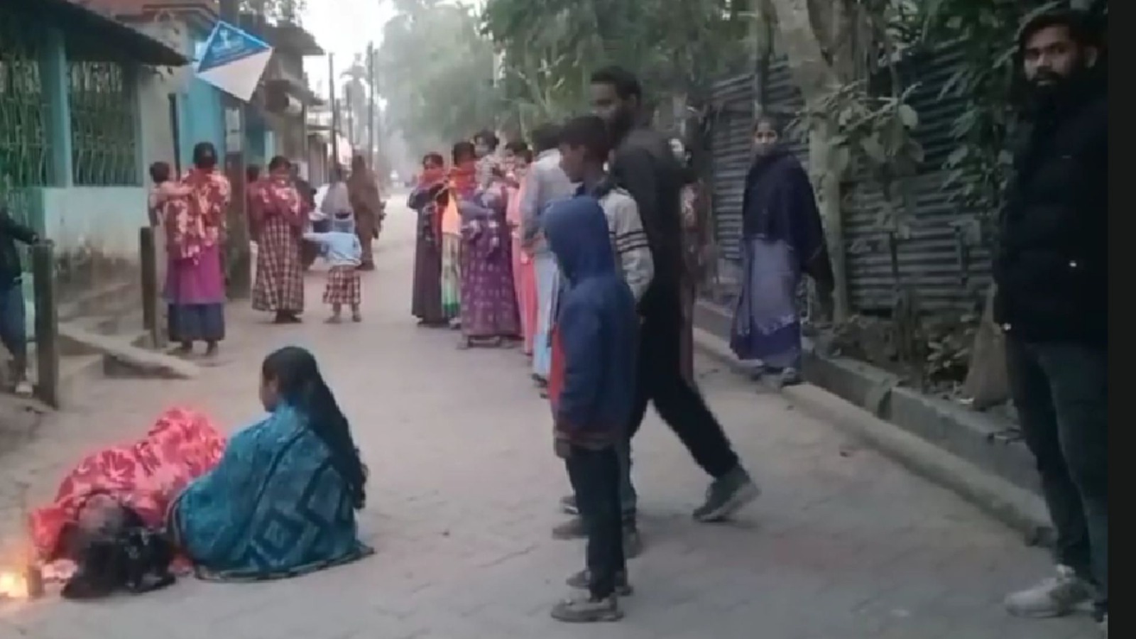 ভাড়াটিয়ার সঙ্গে মধ্যযুগীয় বর্বরতার মতো আচরণ বাড়িওয়ালার