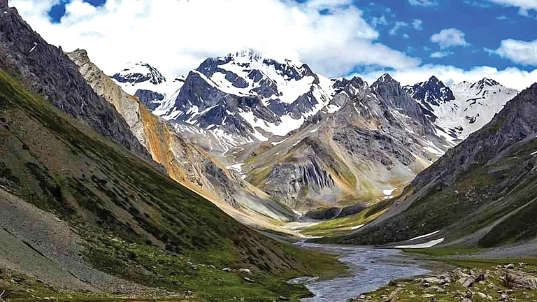 লিপুলেখ পাস: ভারত-নেপাল সীমান্ত বিরোধের ইতিহাস, রাজনীতি ও বাস্তবতা