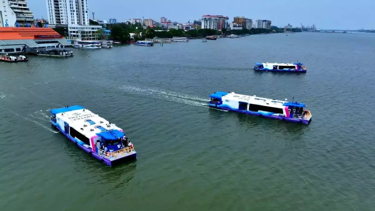 গঙ্গার বুকে ওয়াটার মেট্রো