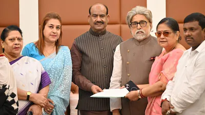 ত্রিপুরার অতি অখ‍্যাত দল, দিল্লির নতুন অঙ্ক