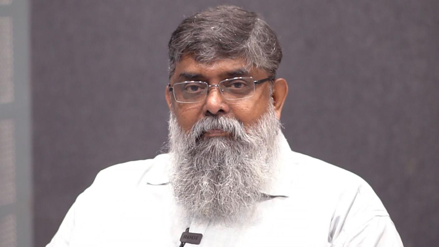 রাজাগোপালের পাসপোর্ট বিতর্ক: হস্তক্ষেপ চেয়ে শুভেন্দু অধিকারীকে চিঠি কেরলের মুখ্যমন্ত্রীর
